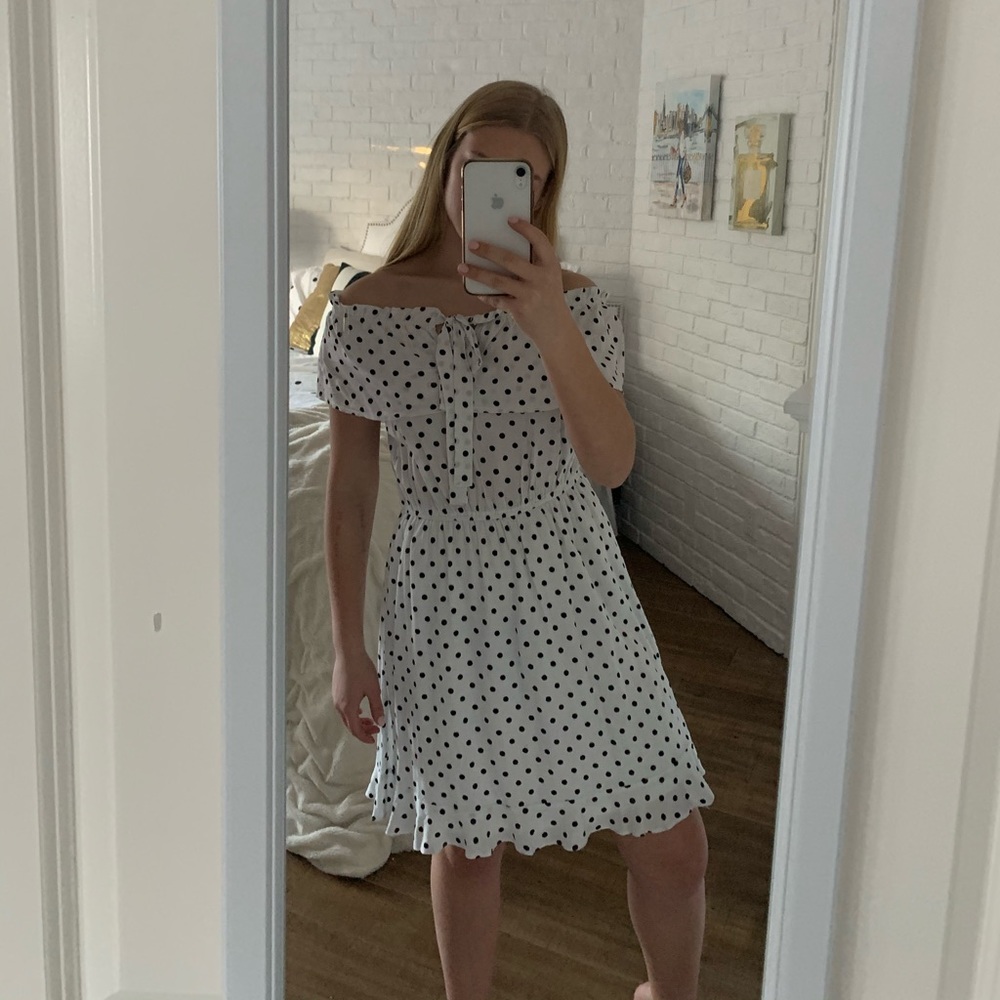 NWT Staccato Off the Shoulder Dress (womens m)